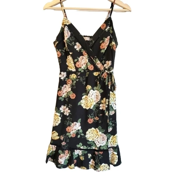BOG Collective Floral Ruffle Wrap Dress Size Small - Picture 3 of 10